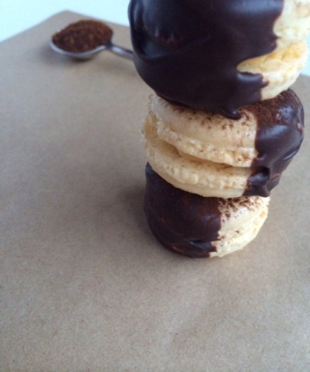 Cappuccino Macarons1